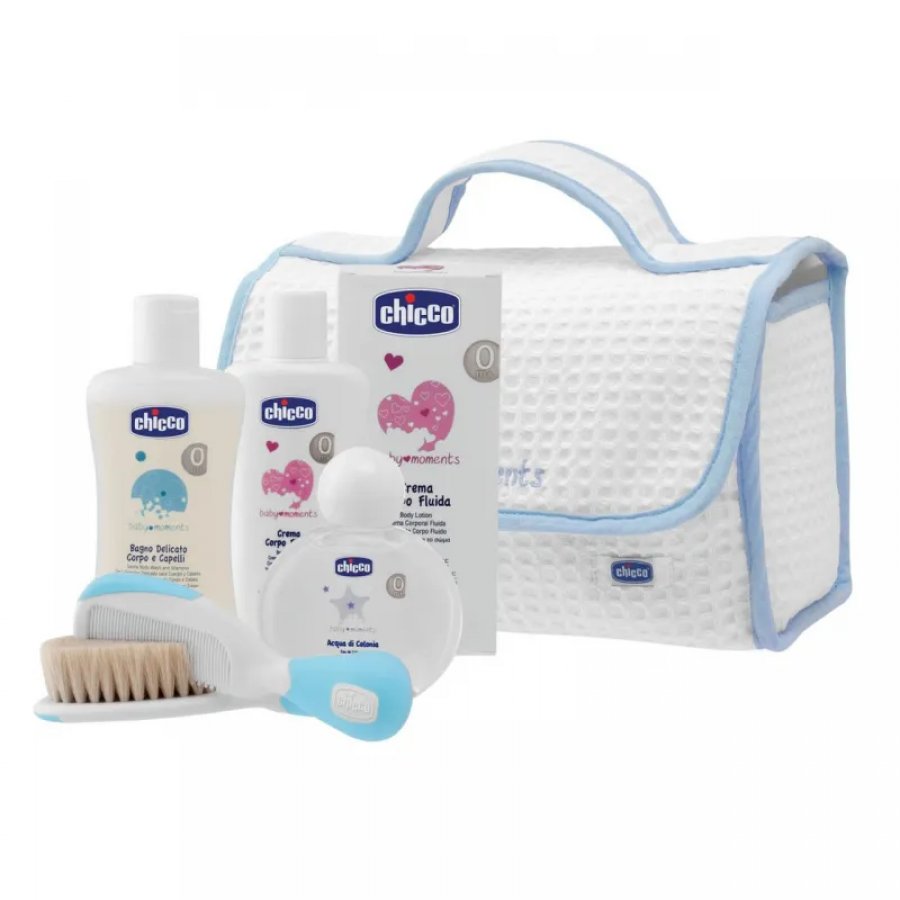 CHICCO BABY MOMENTS BEAUTY MANIGLIA AZZURRO BAGNO DELICATO CORPO-CAPELLI PELLI DELICATE 200 ML + CREMA CORPO PELLI DELICATE 200ML + ACQUA DI COLONIA BABY SMELL PELLI DELICATE 100ML - Farmacia Artemisia di Montecuollo Dott. Angelo snc