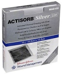 MEDICAZIONE IN CARBONE ATTIVO CON ARGENTO ACTISORB SILVER 10,5X10,5 CM 3 PEZZI - Farmacia Artemisia di Montecuollo Dott. Angelo snc